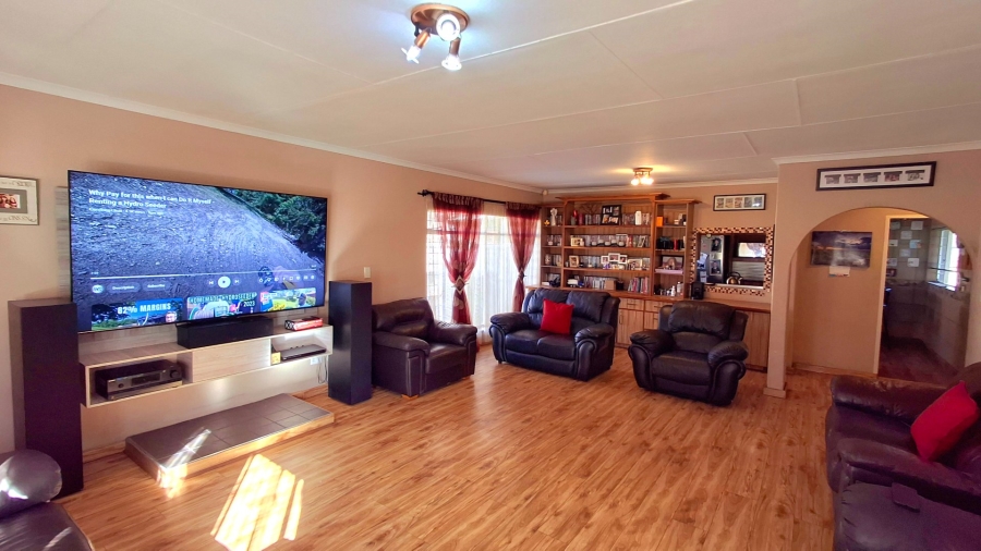 4 Bedroom Property for Sale in Vaalpark Free State